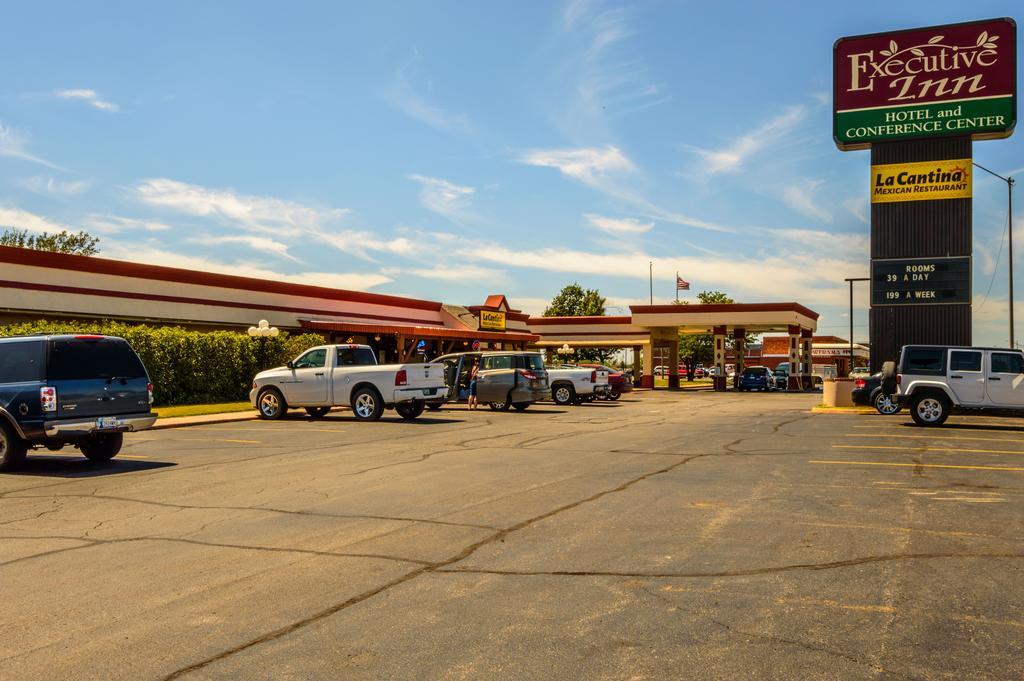 Executive Inn Hotel And Conference Center Lawton Exterior photo